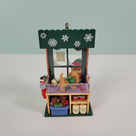 Hallmark Keepsake Pet Shop Ornament Christmas Windows KOC Club 2005 3rd #3 VTG - Picture 4 of 11